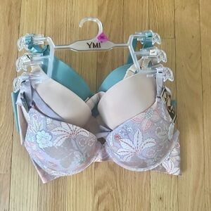 YMI Floral Lace Bra - Cream and Blue
Bundle